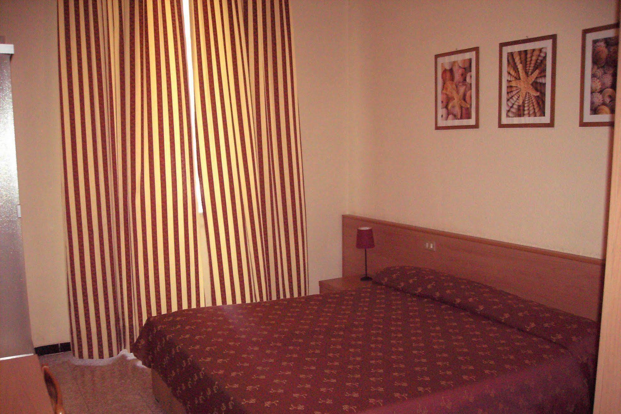 Hotel Edy Милан Экстерьер фото
